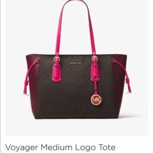 Michael Kors Voyager Medium Tote